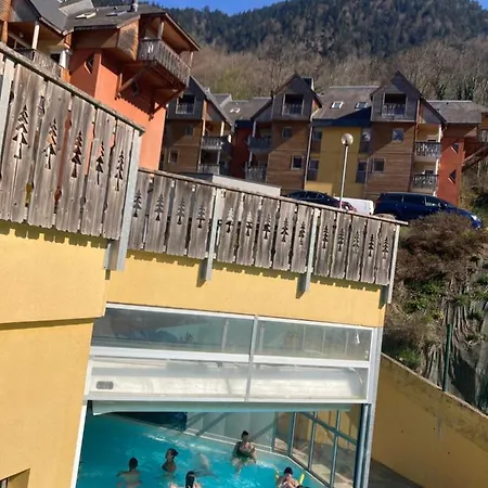 Apartment 4/6 Pers 38m2, Vue Montagne, Piscine Chauffee, 500m Centre Cauterets