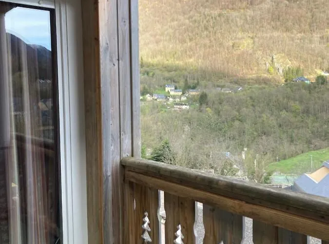 4/6 Pers 38m2, Vue Montagne, Piscine Chauffee, 500m Centre Cauterets